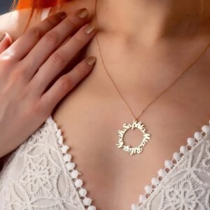 CIRCLE NECKLACE WITH NAMES